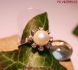 Nr:V42999,02 - Ring 585gg mit floralem Design mit einer Perle umgeben von 8 Diamanten zus. ca. 0,29 ct - Ringgröße 53